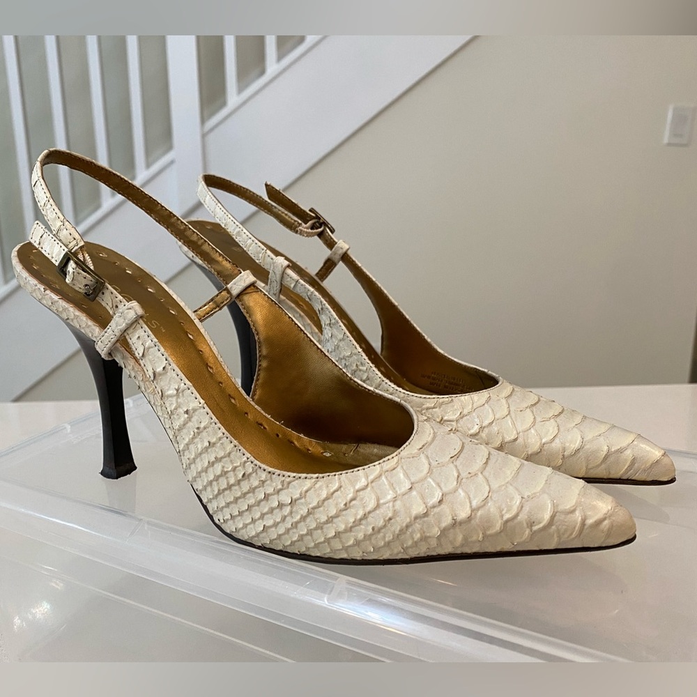 Closed-toe Slingback Pumps in Cream Faux Snake with Stacked Heel